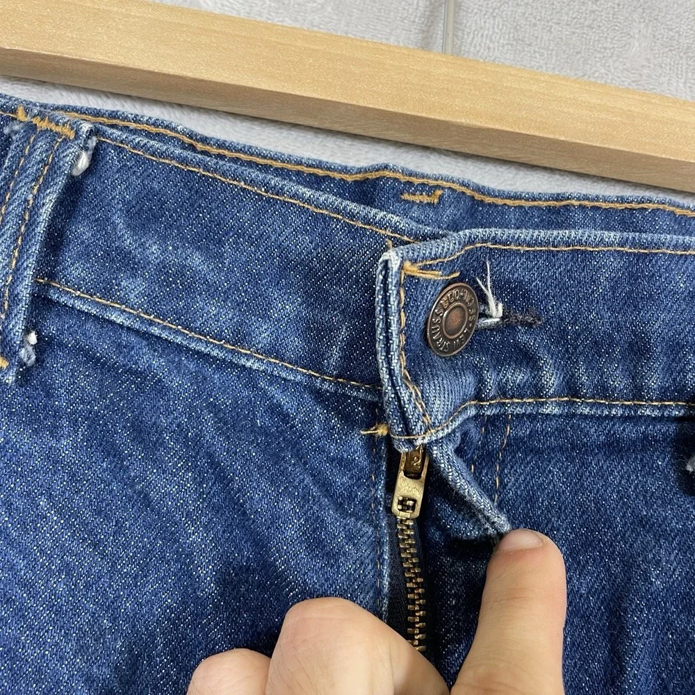 Levis item good